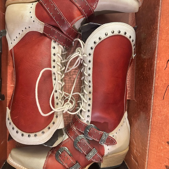 Freebird Red and Cream Lace Up Boots - Picture 5 of 11